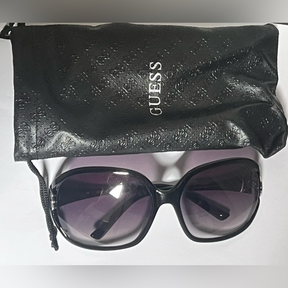 Guess Accessories - Guess❓ - Black Sunglasses